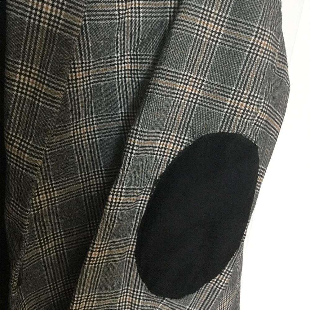 Blazer - Picture 2 of 2
